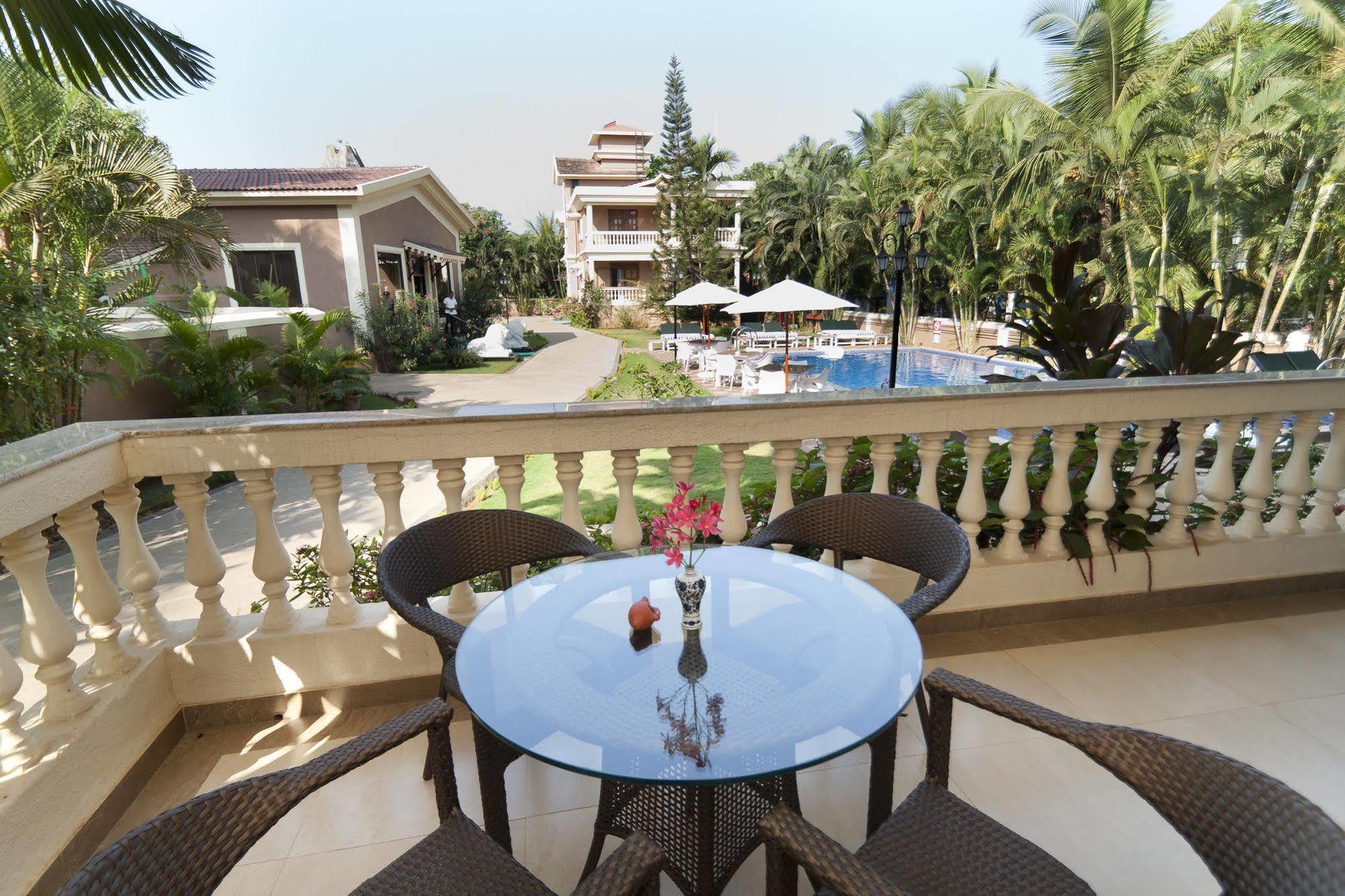 De Mandarin Beach Resort Suites & Villas, Candolim Bagian luar foto